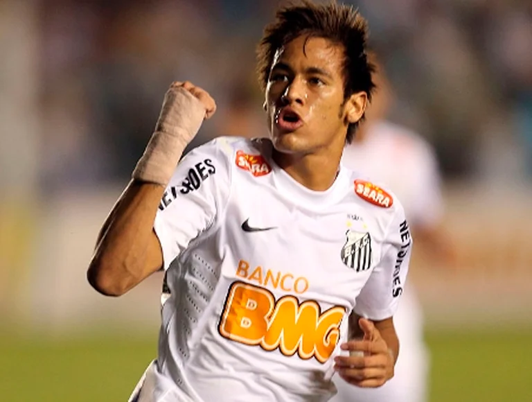 Neymar Pelo santos.